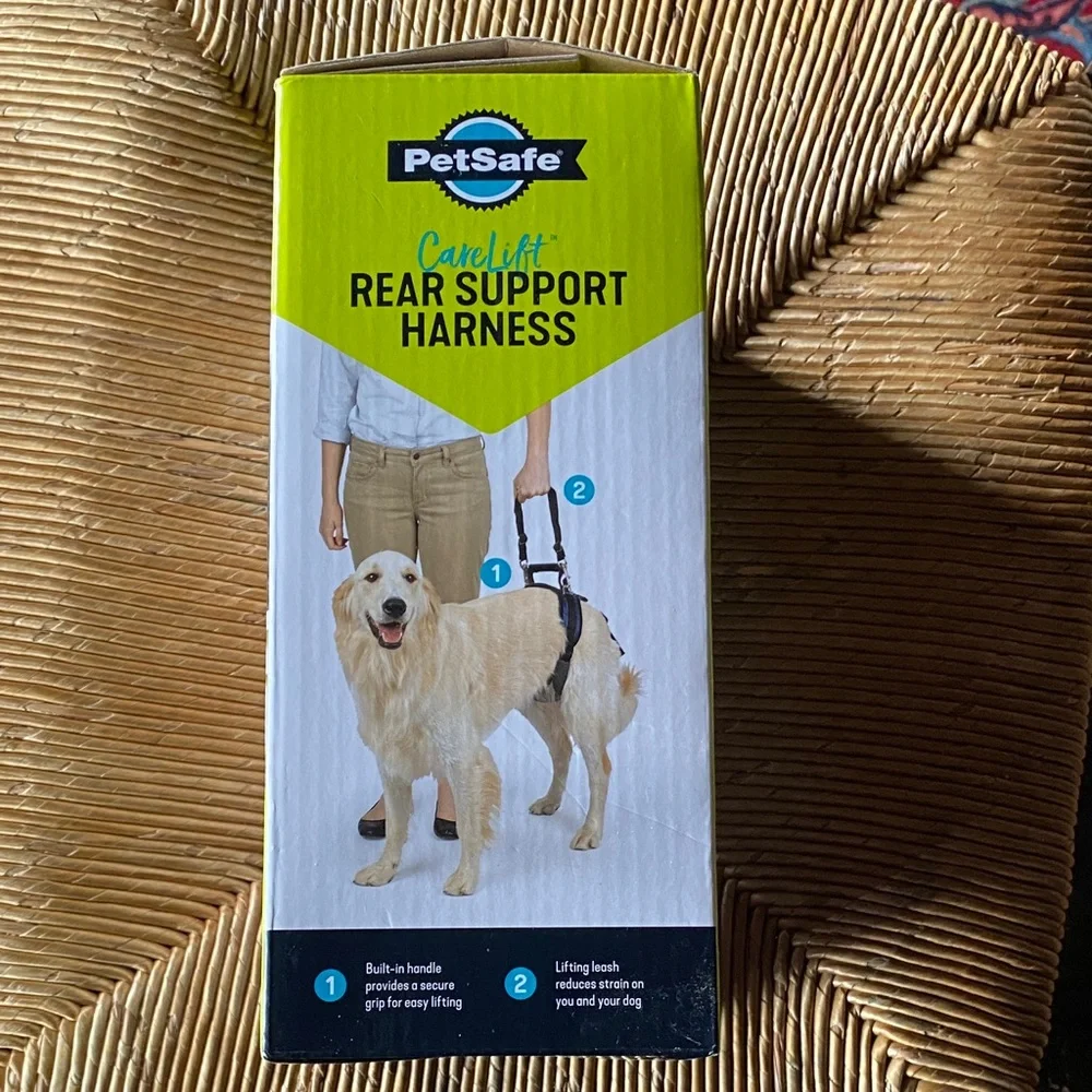 PetSafe Rear Support Harness - Black and White